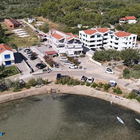 Prestige شقة Pašman